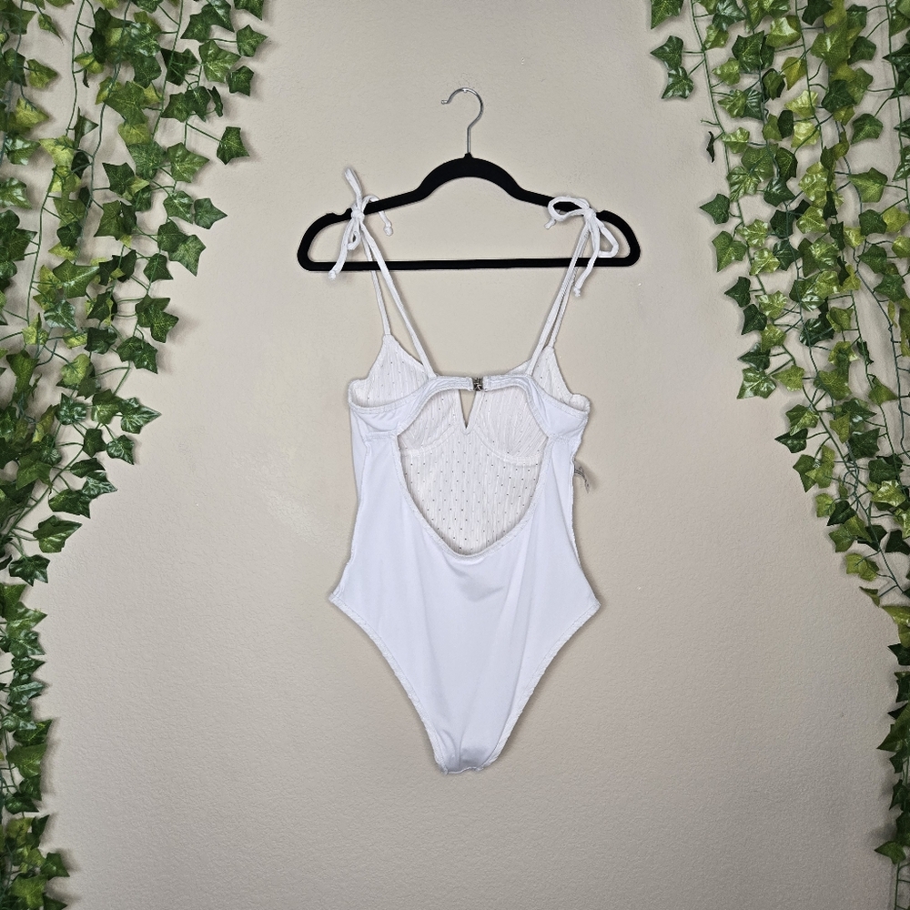 Ivory Textured Cut-out V Wired Push Up One Piece Swimsuit w/ Low Scoop Back - Picture 9 of 10